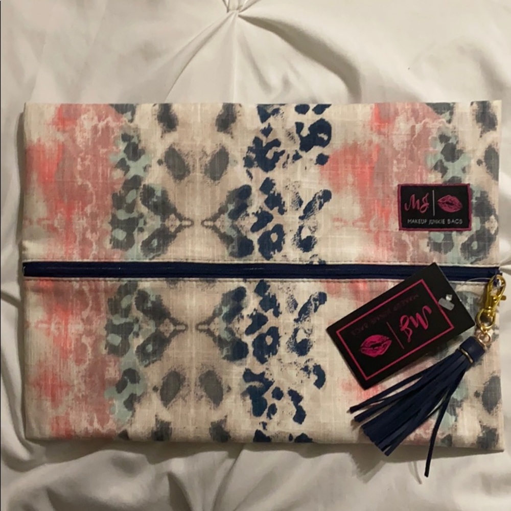 Makeup Junkie - BNWT LARGE multi color leopard bag